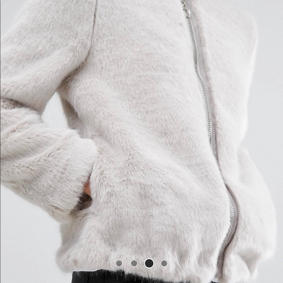 New Look Faux Fur Bomber Jacket - Picture 3 of 5